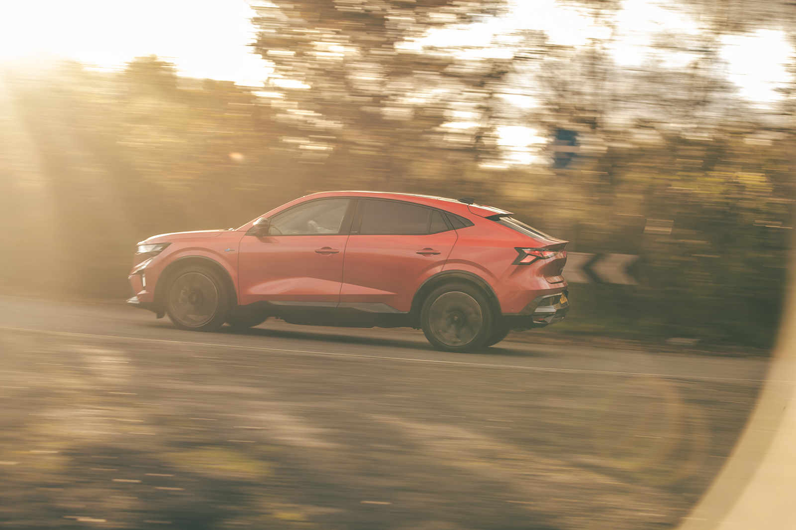 حرکت رنو رافال در جاده