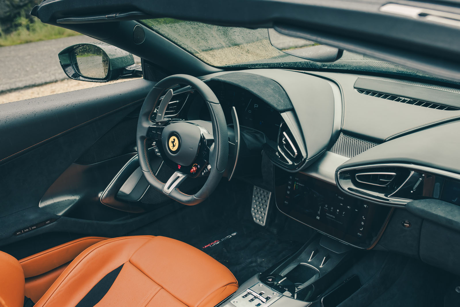 کابین داخلی فراری 12 سیلیندری اسپایدر 2025