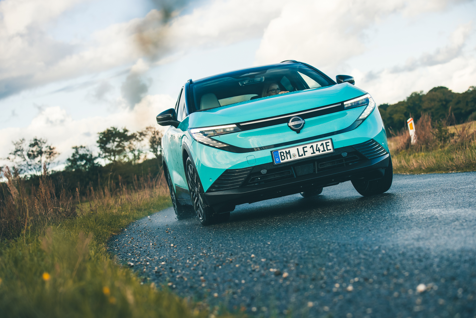 نمای جلو نیسان لیف ۲۰۲۶ با طراحی مدرن کراس‌اوور