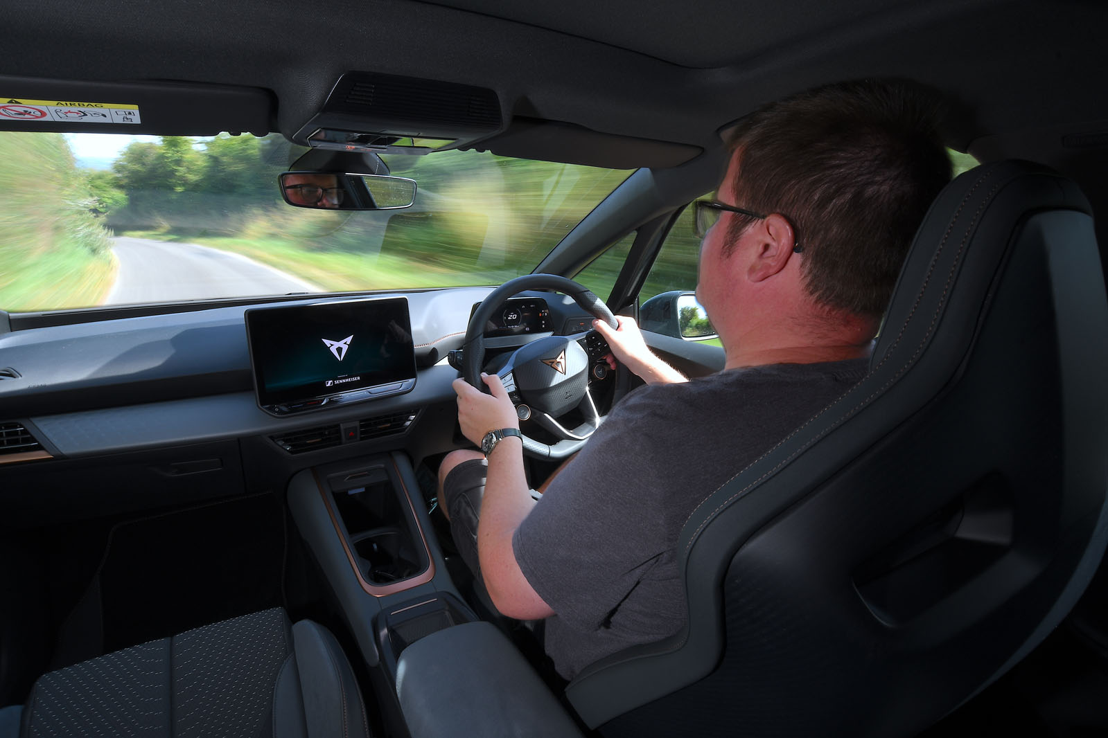 پایداری کوپرا بورن VZ در پیچ