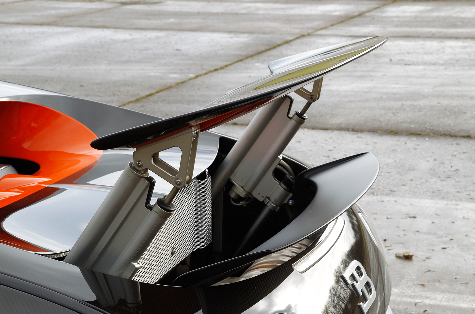 ترمز هوایی بزرگ باگاتی ویرون سوپر اسپرت