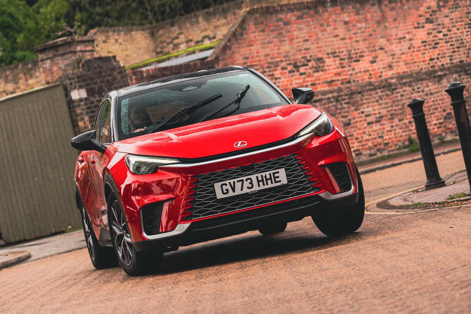 هندلینگ لکسوس LBX در پیچ ها