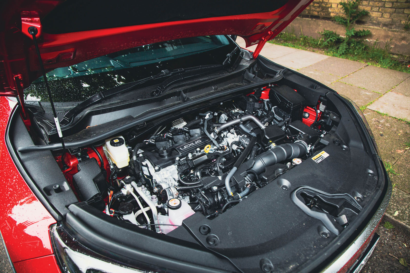 موتور هیبریدی لکسوس LBX