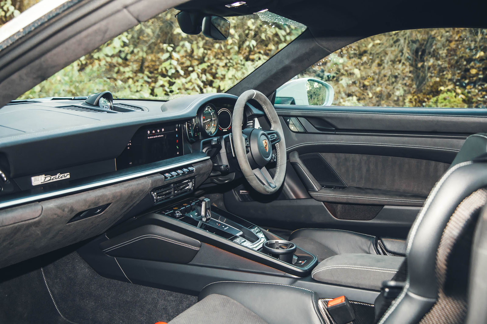 نمای داخلی کابین پورشه 911 داکار