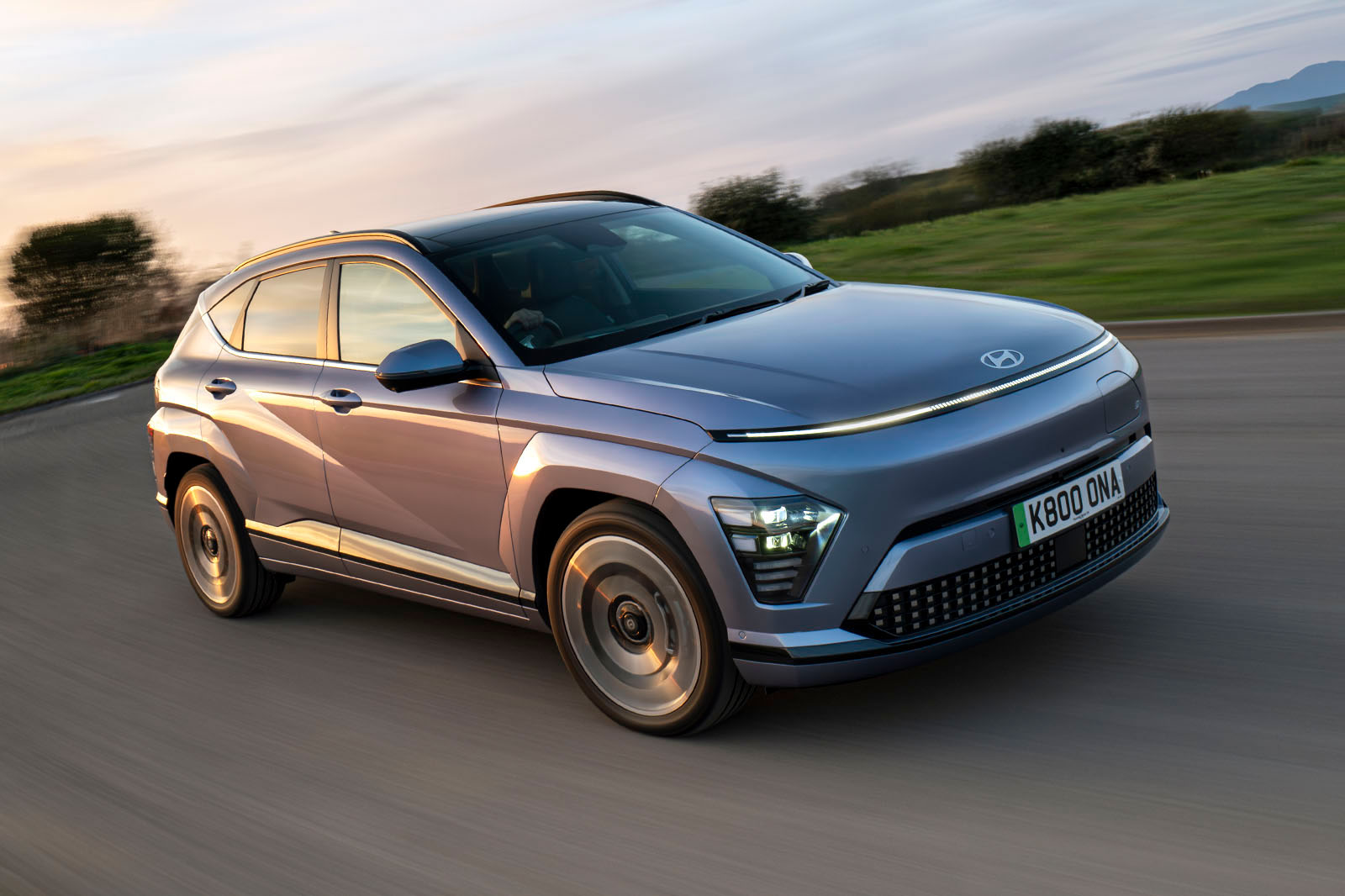 نمای جانبی و طراحی بدنه هیوندای کونا الکتریک