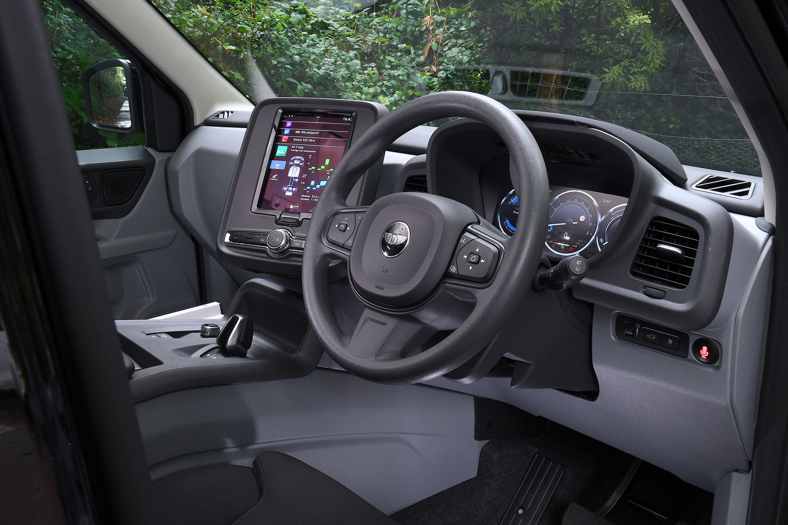 فضای داخلی و کابین LEVC TX