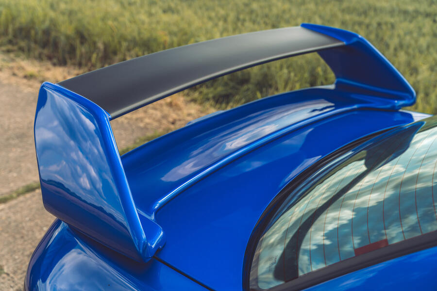 اسپویلر عقب پرودرایو پی 25 بال عقب بزرگ و فیبر کربنی پرودرایو پی 25