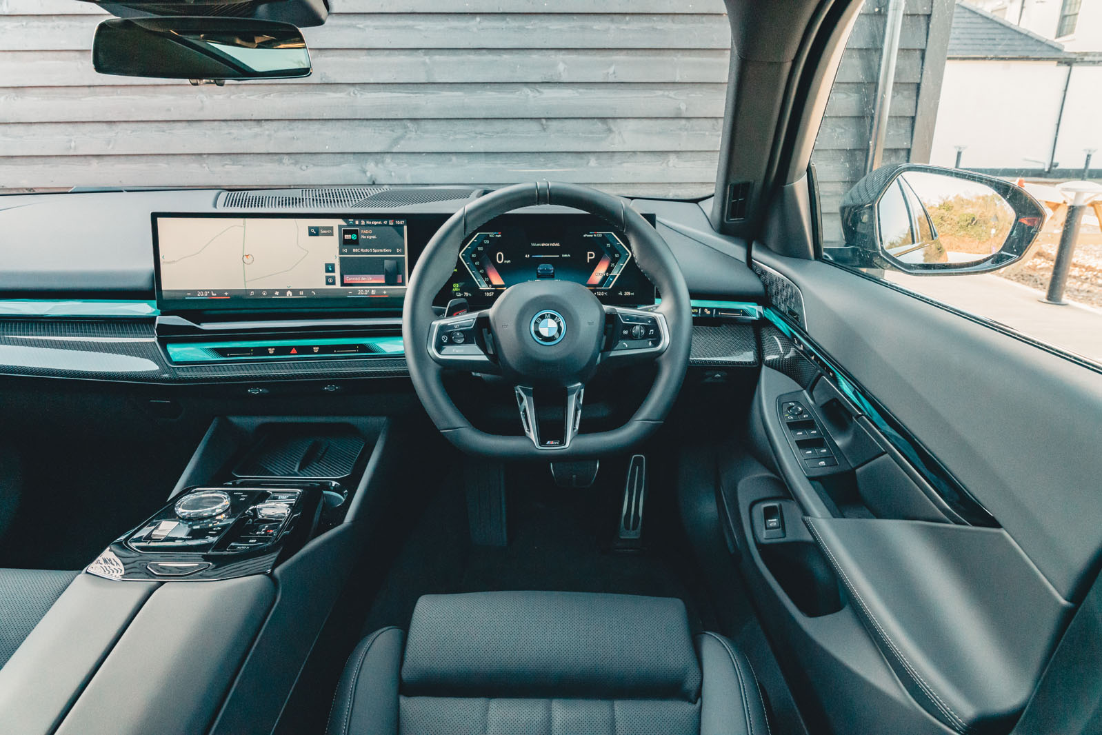 داشبورد و نمایشگرهای دیجیتال بی ام و i5