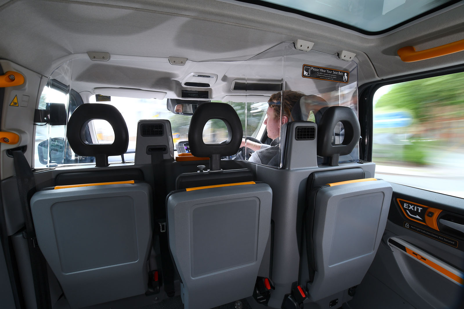 سواری و هندلینگ LEVC TX