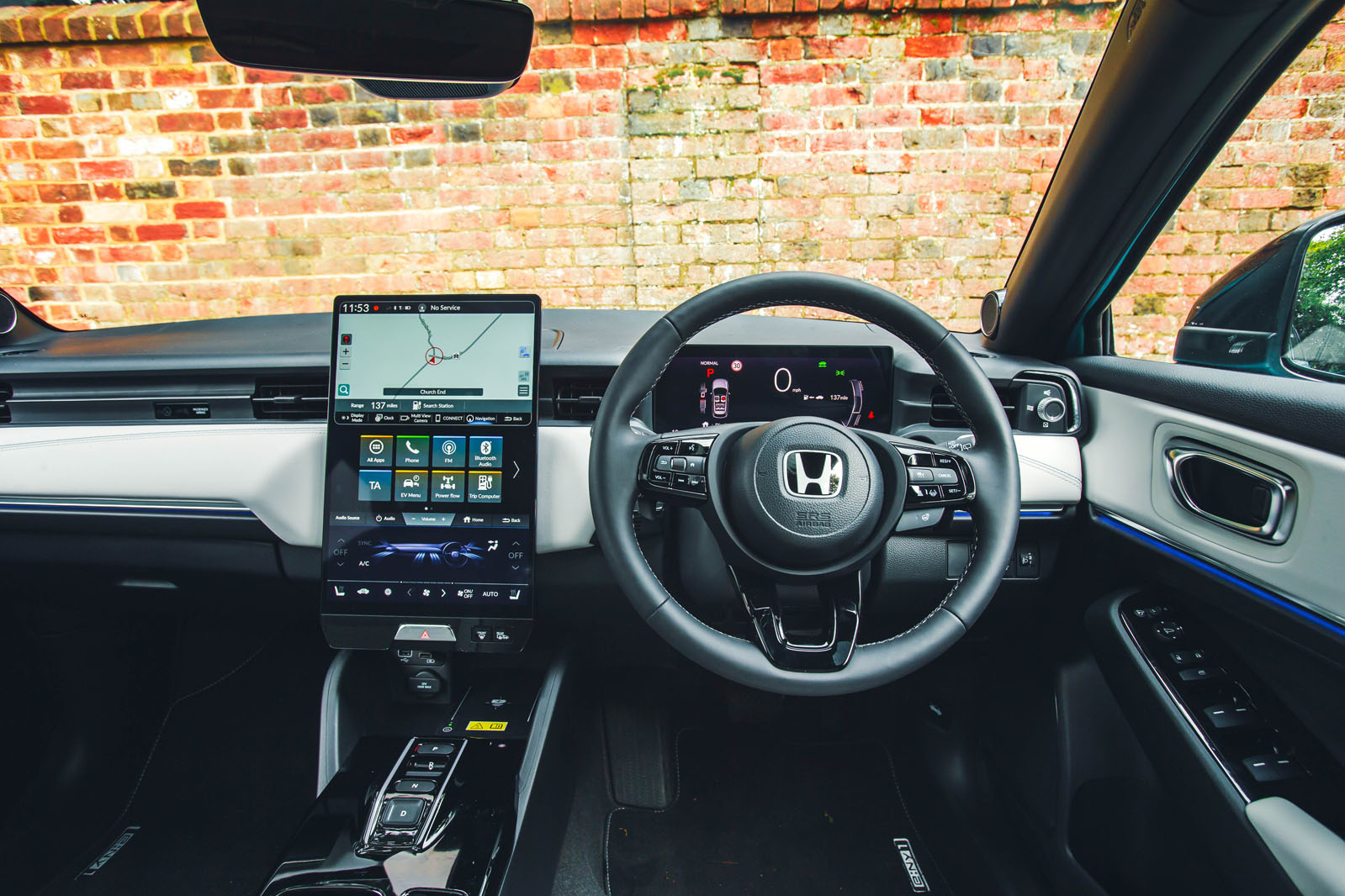 نمای داشبورد و فرمان هوندا ای ان وای وان