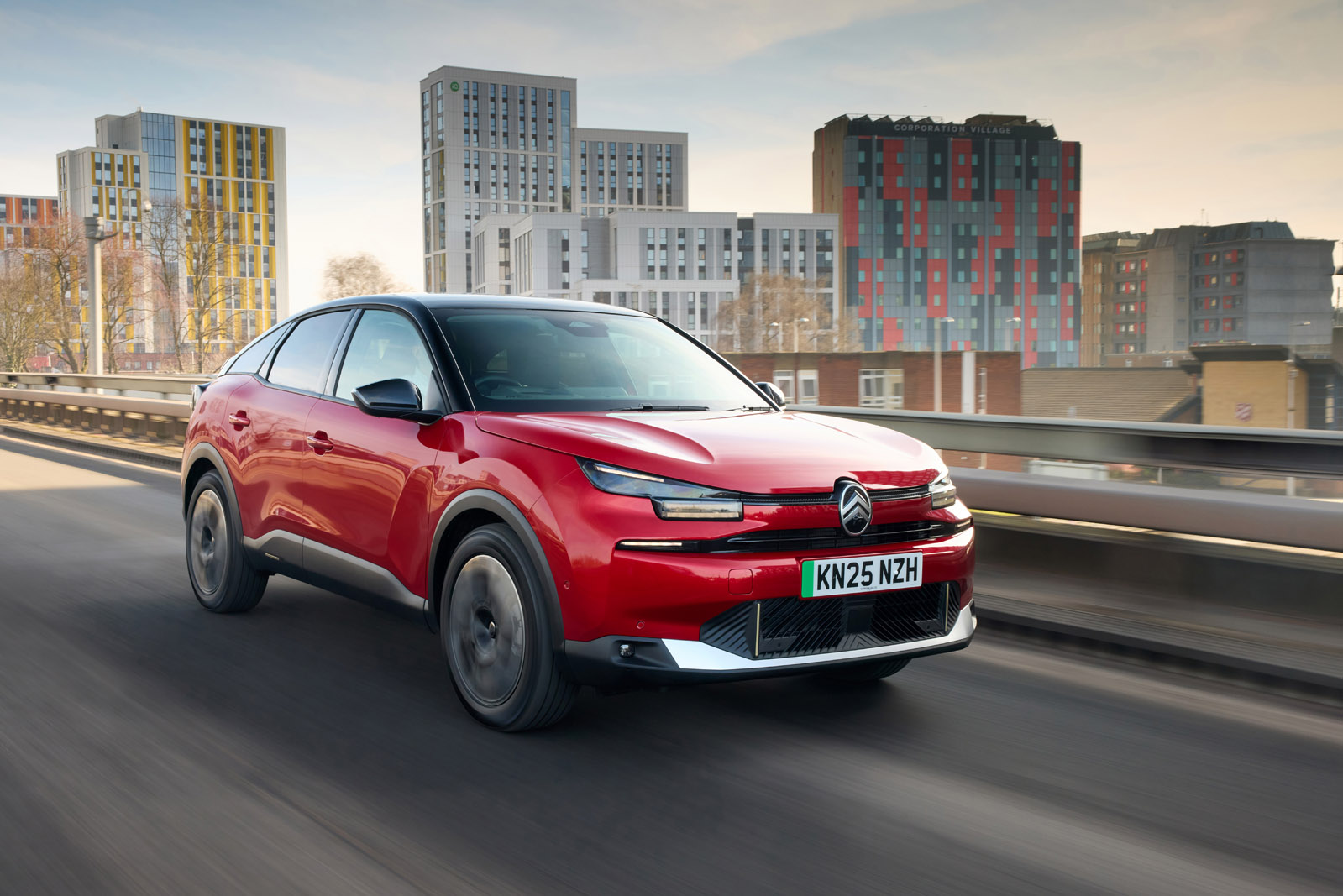 سیتروئن در حال رانندگی مستقیم