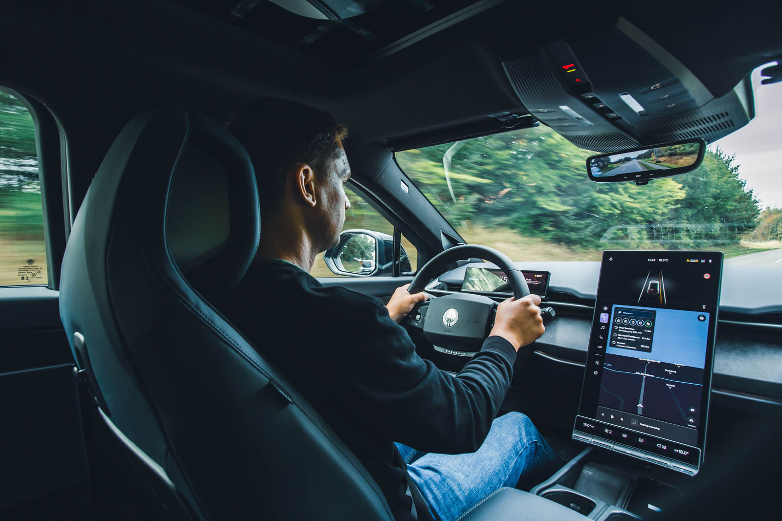 نمای داخلی هنگام رانندگی با اوشن