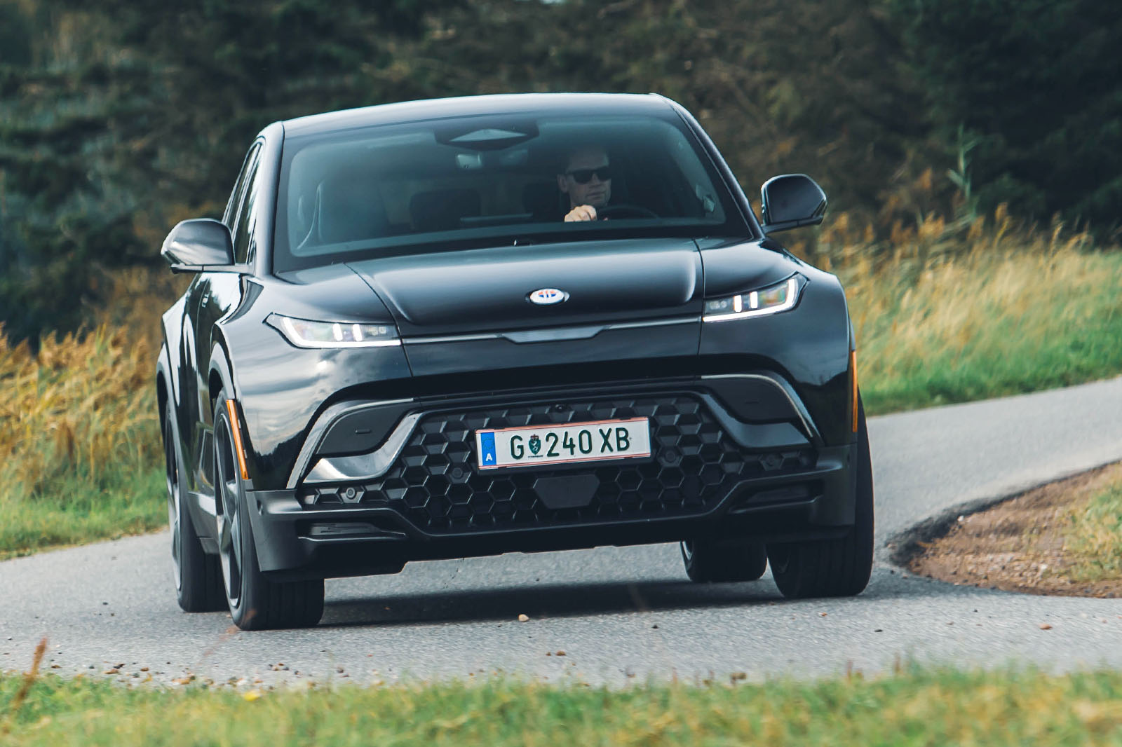 نمای جلوی فیسکر اوشن در حال حرکت