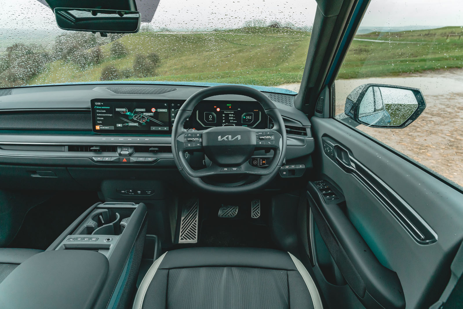 بررسی کیا EV9 مدل 2024 - نمای داخلی