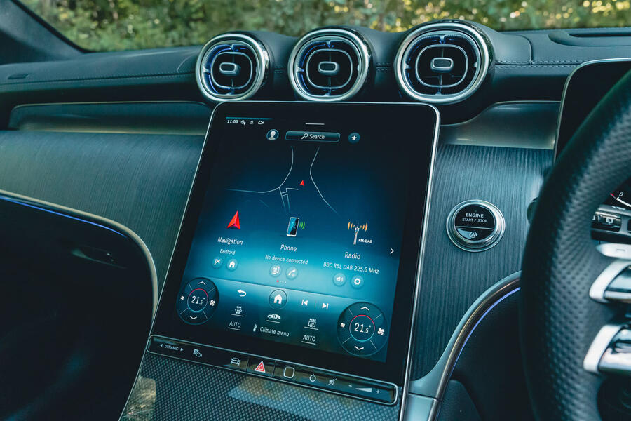 سیستم سرگرمی و نمایشگر مرسدس بنز GLC