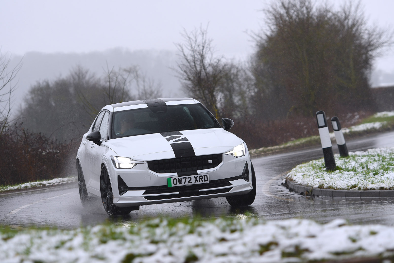 کنترل و هندلینگ دقیق پولستار 2 BST در پیچ