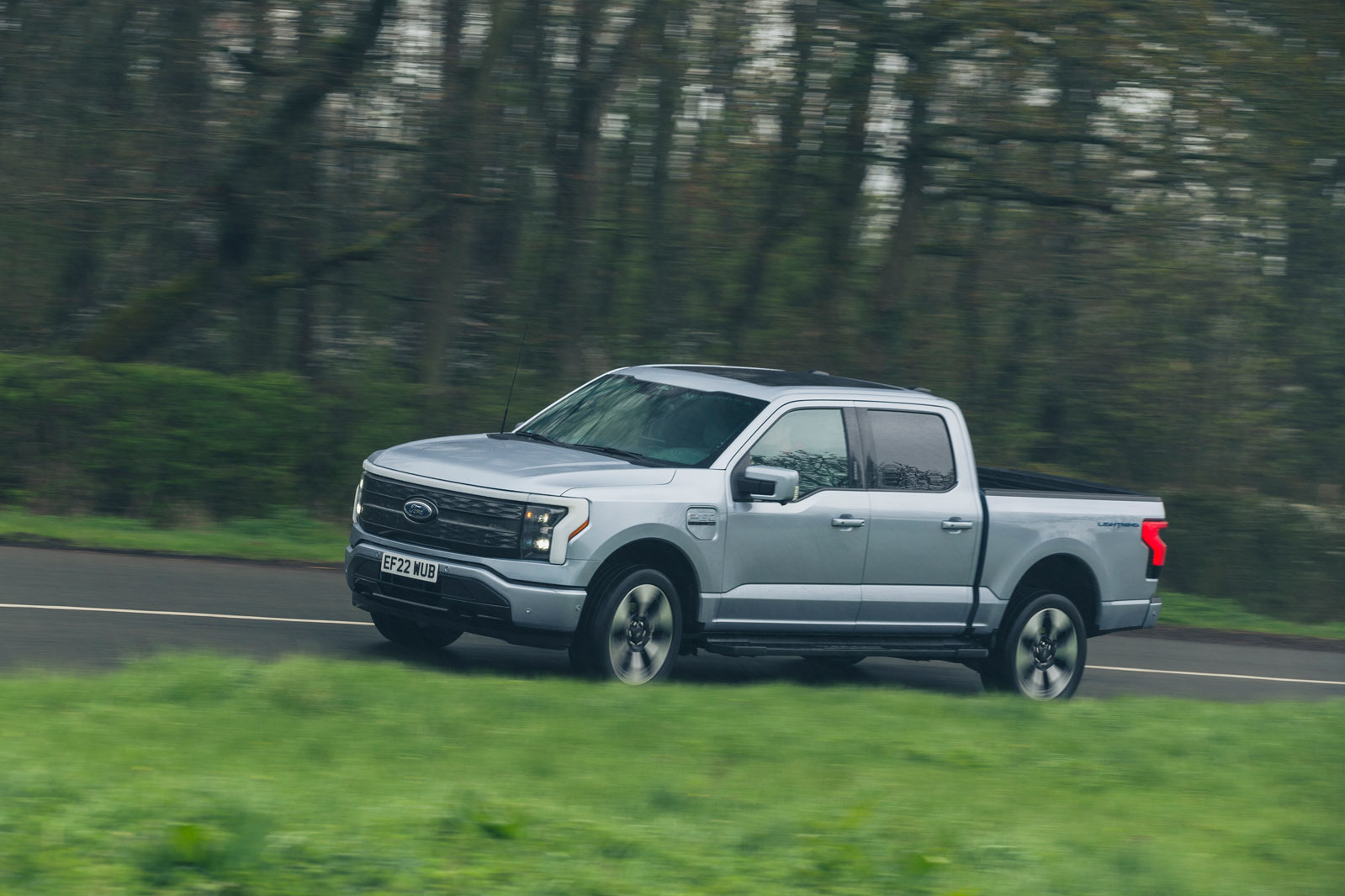 طراحی جلوی فورد F-150 لایتنینگ 2026