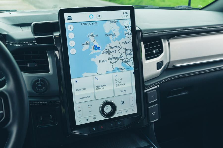 سیستم ناوبری و سرگرمی فورد F-150 لایتنینگ 2026