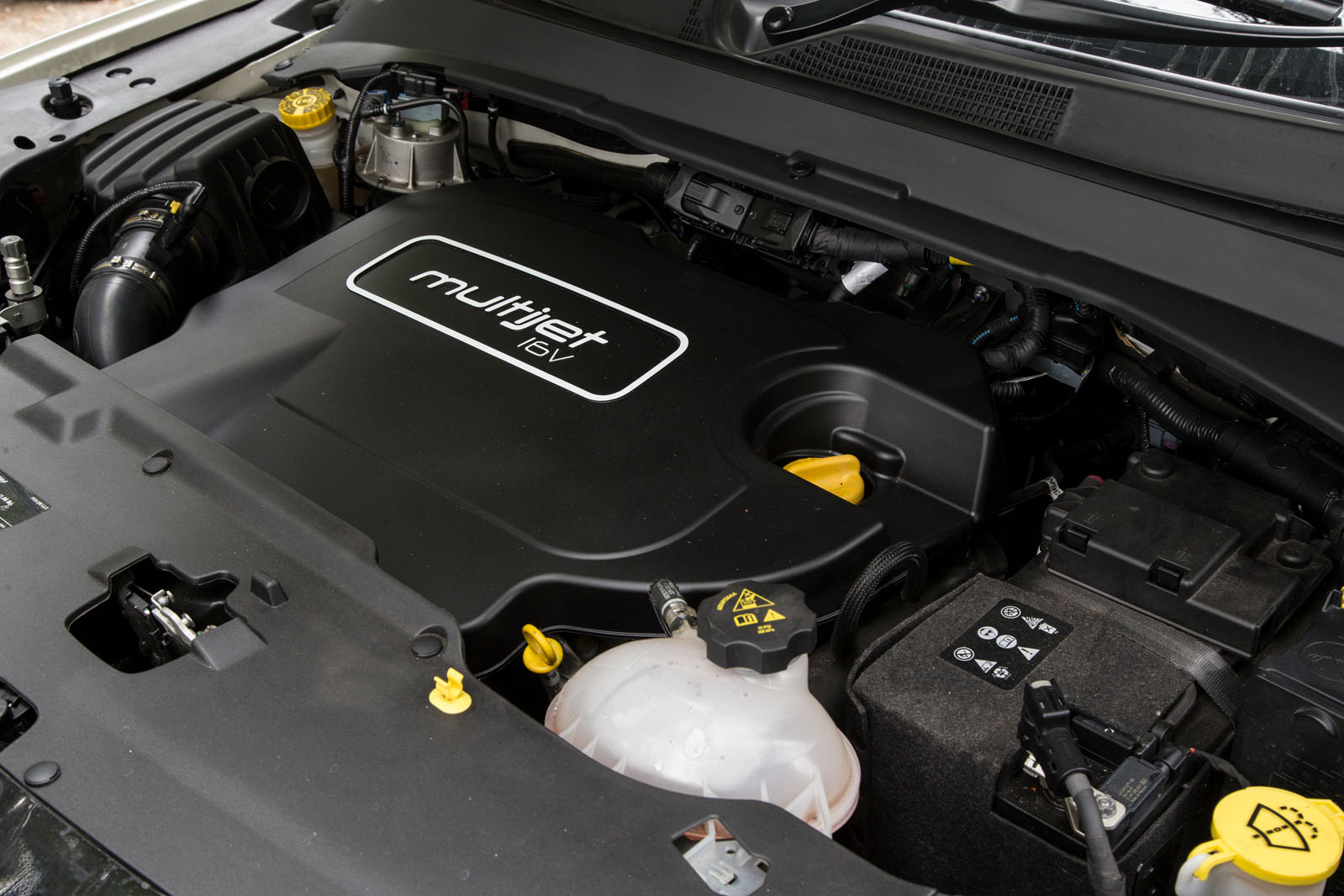 موتور جیپ کامپس 2018 در تست جاده