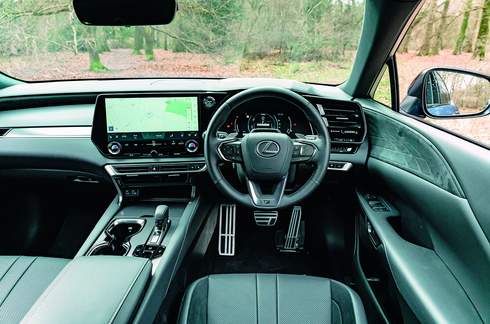 نمای داشبورد و کنسول لکسوس RX 500h