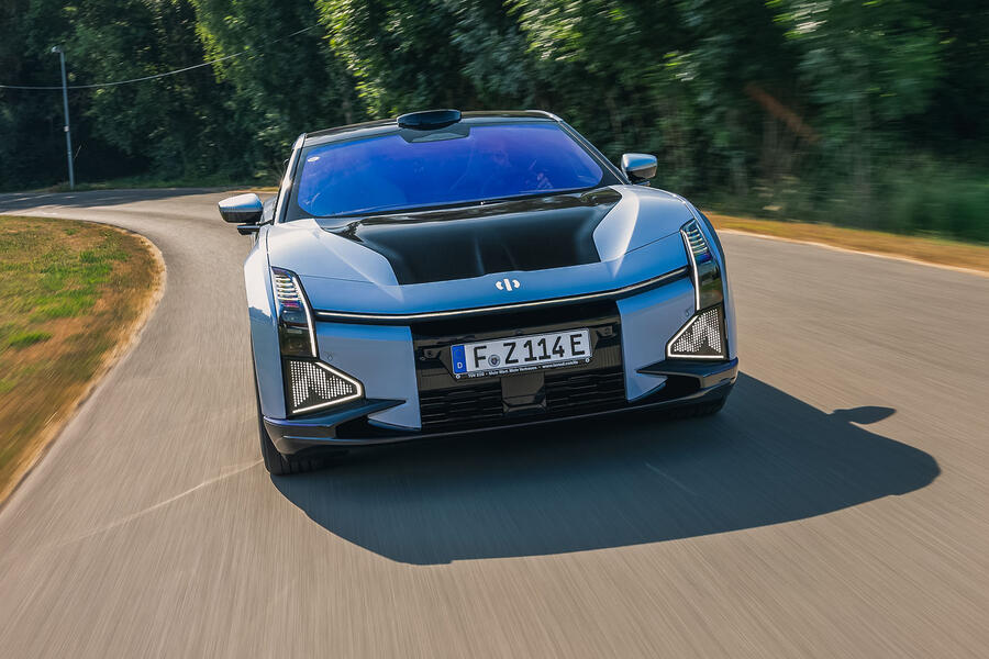 نمای جلوی های فای زد در حال حرکت