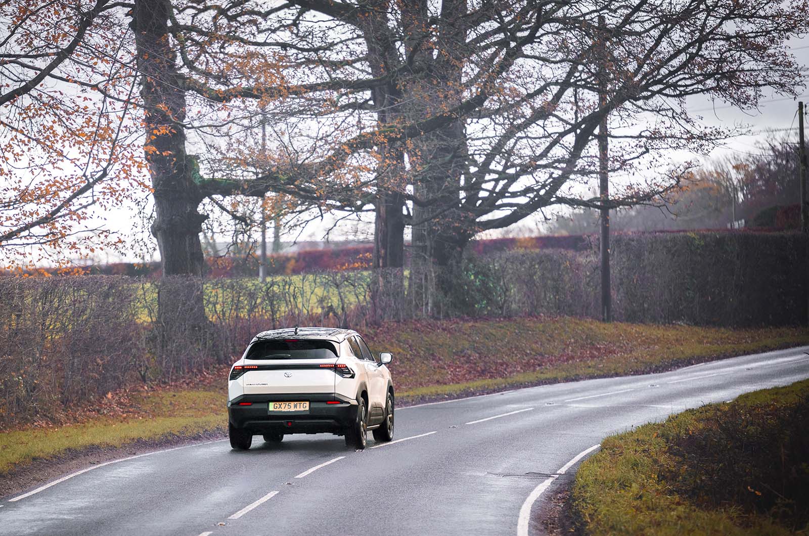 هندلینگ و دینامیک تویوتا Urban Cruiser در پیچ