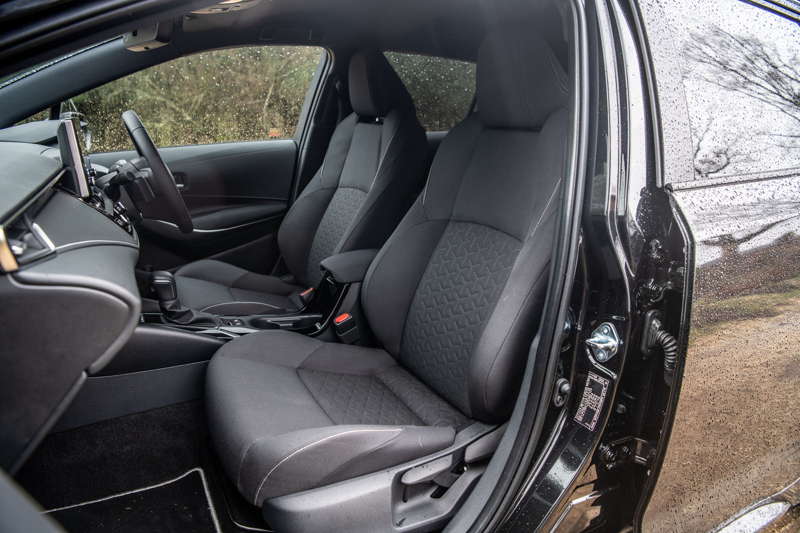 نمای کابین تویوتا کرولا تورینگ اسپرت ۲۰۲۶ - تست جاده