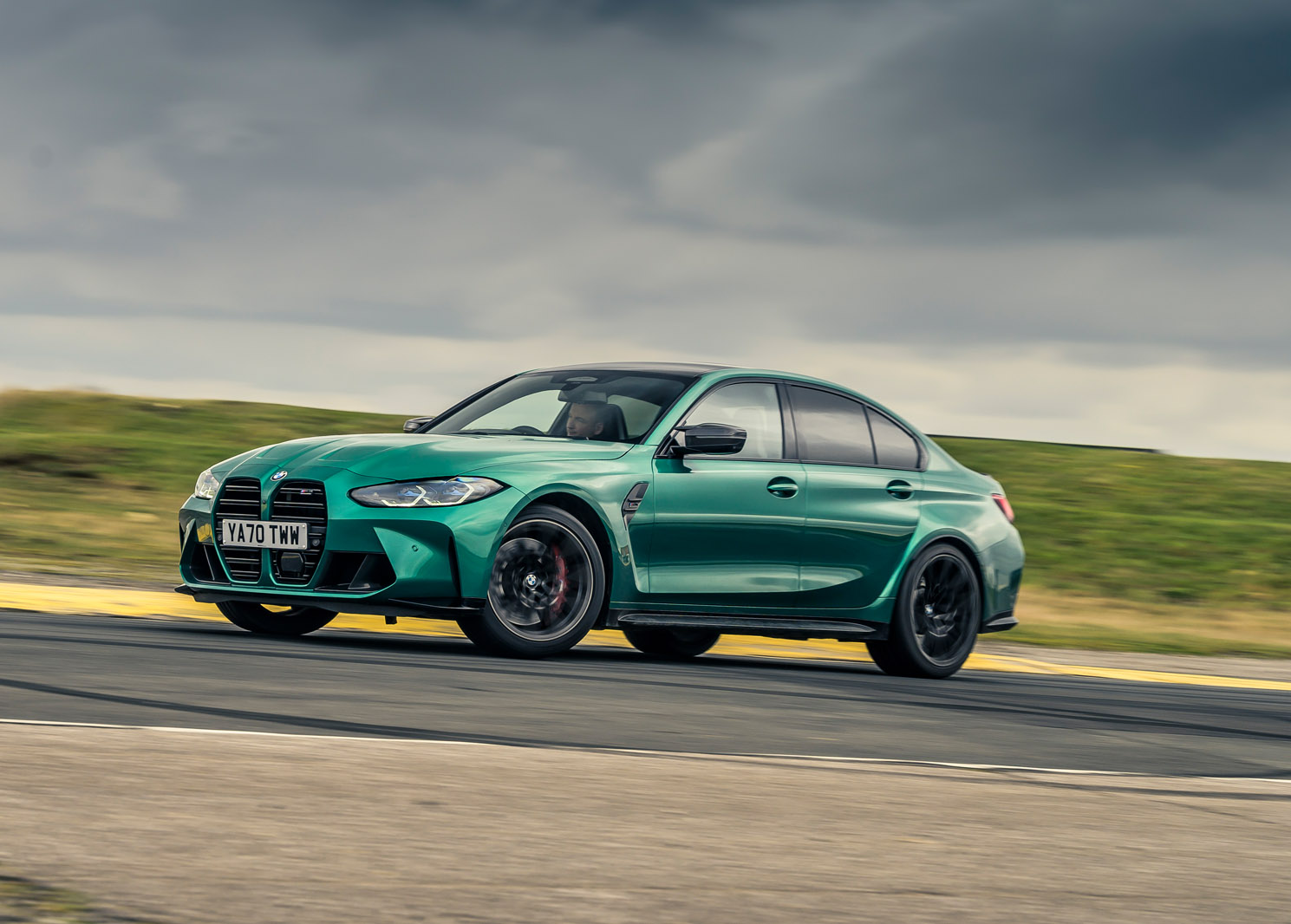 بررسی اولیه بی ام و M3 Competition 2021 در انگلستان نمای جانبی