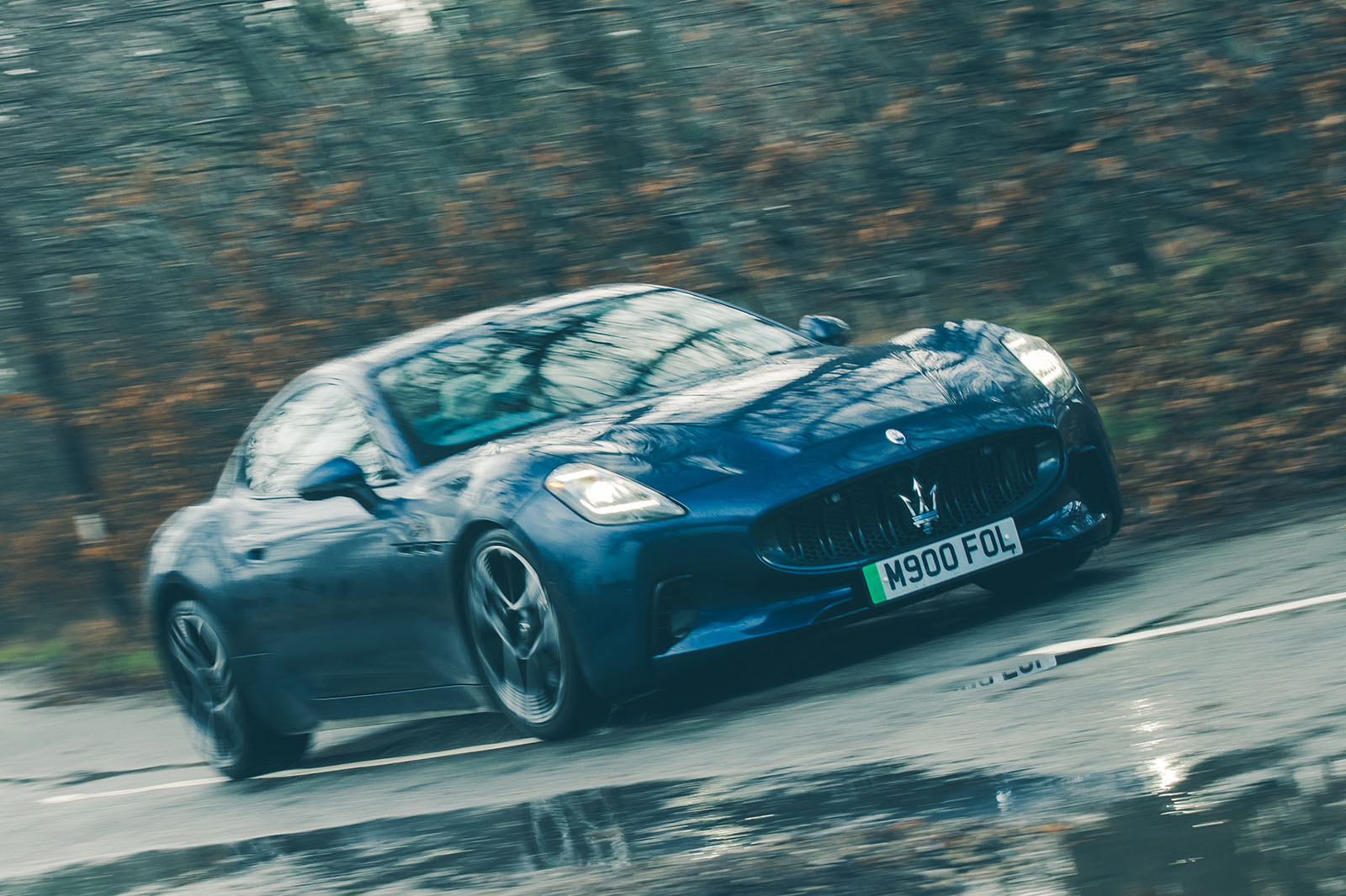 مانور مازراتي در مسير جاده