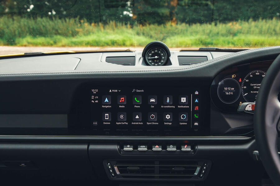 صفحه نمایش پورشه 911 کاررا تی