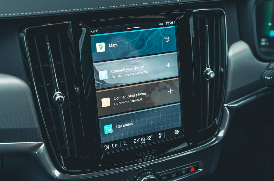 نمای سیستم مالتی مدیا ولوو V90 کراس کانتری سیستم اطلاعات و سرگرمی ولوو V90 کراس کانتری