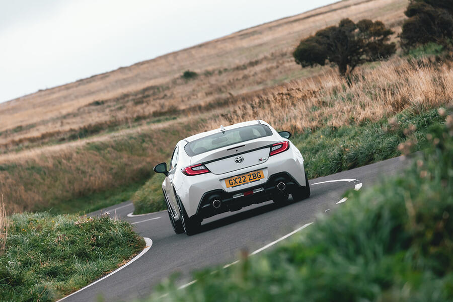 پیچیدن GR86 در مسیر