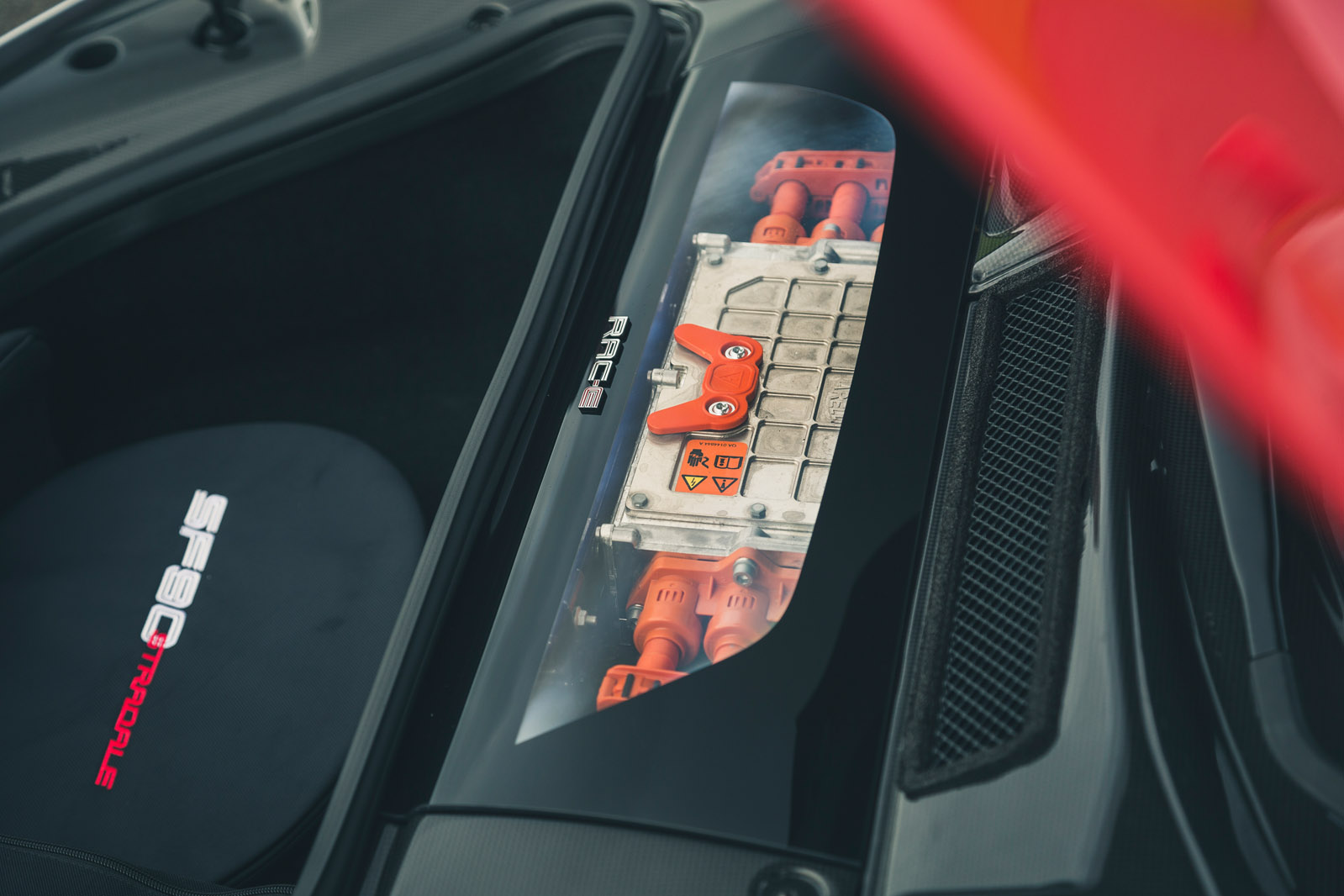 سیستم باتری و فناوری هیبریدی فراری SF90