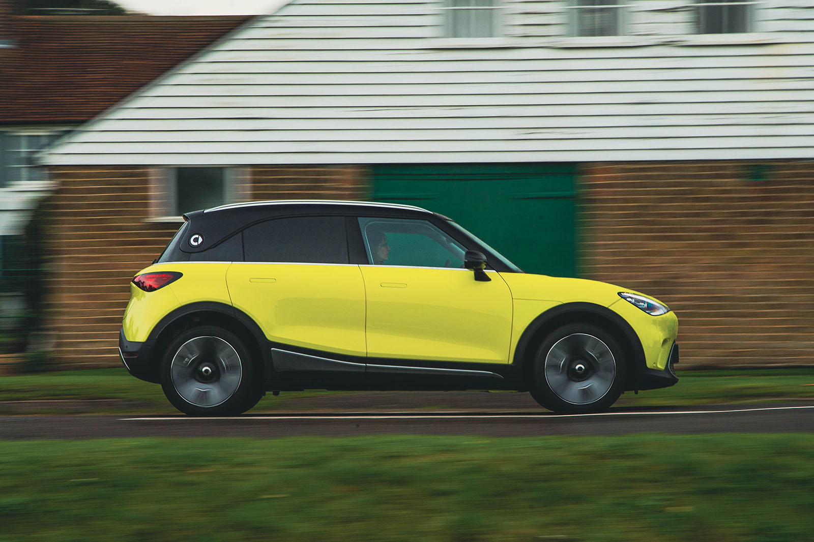 نمای جانبی اسمارت 1 در حال حرکت