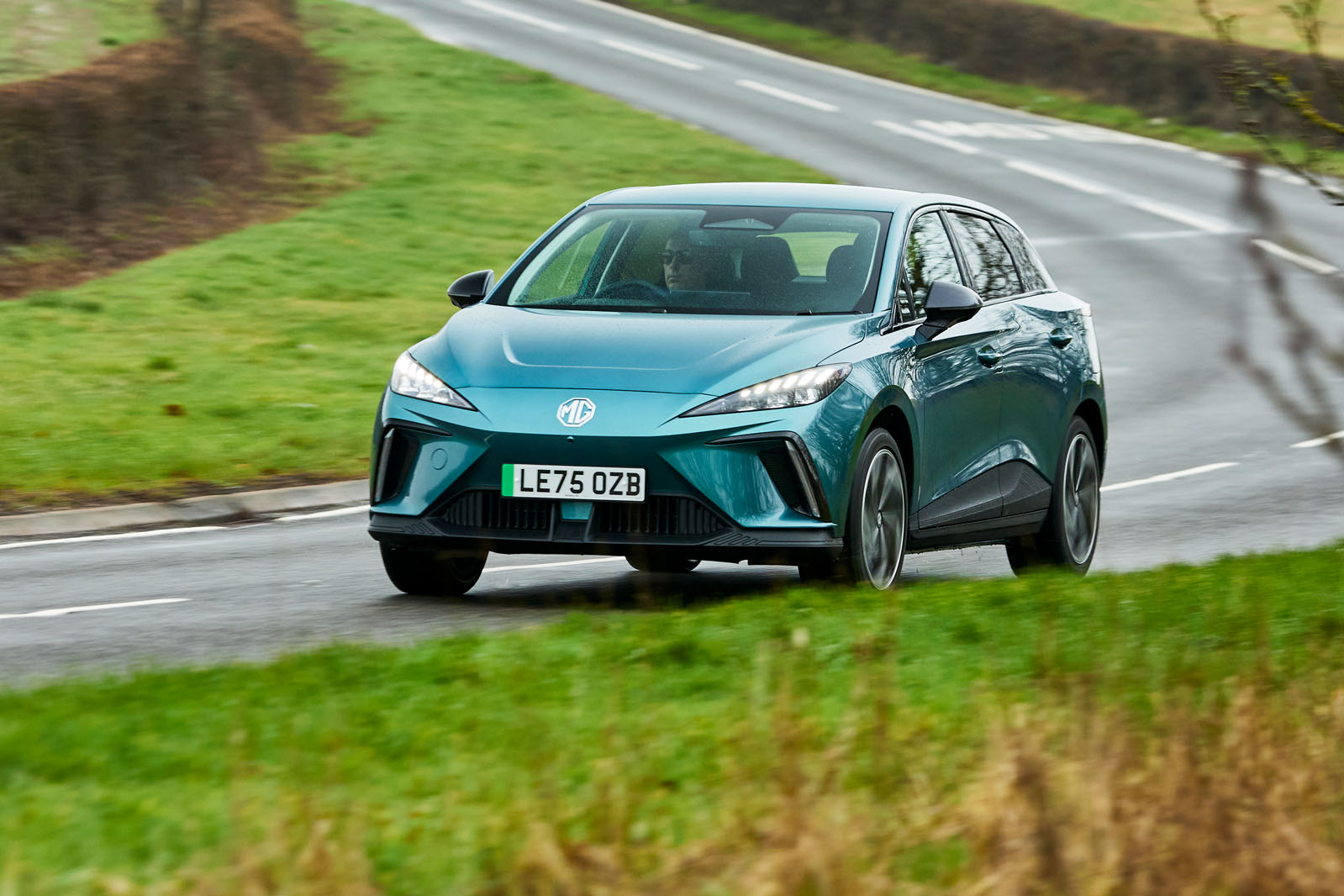 بررسی ام جی 4 تصویر 072