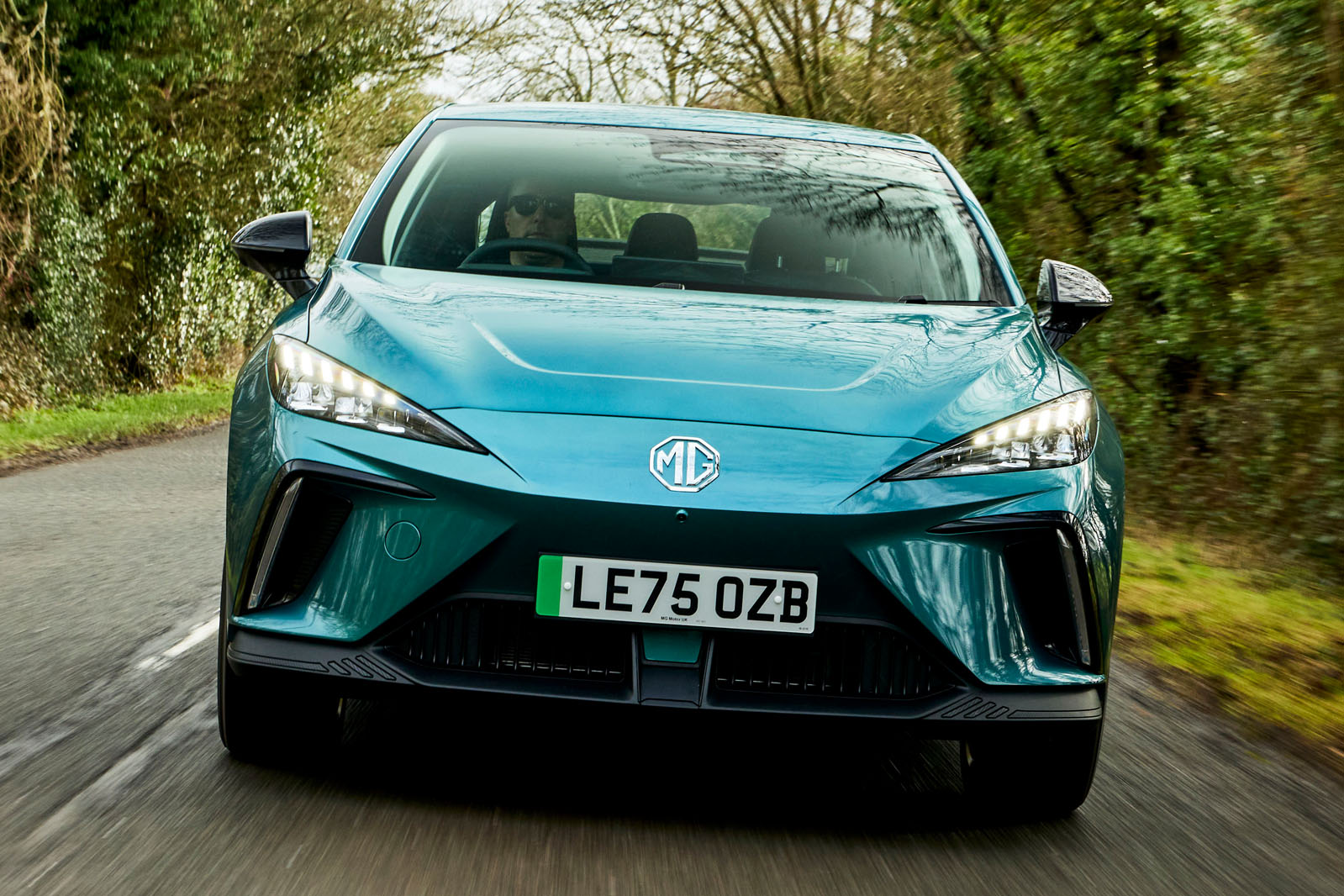 بررسی ام جی 4 تصویر 070