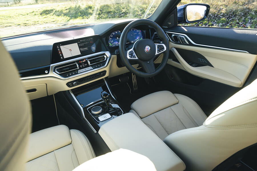 داشبورد و نمای داخلی آلپینا D4 S گرن کوپه