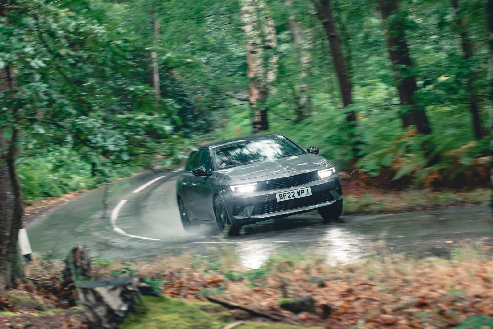 تصویر گوشه جلویی وکس هال اپل آسترا مدل 2022