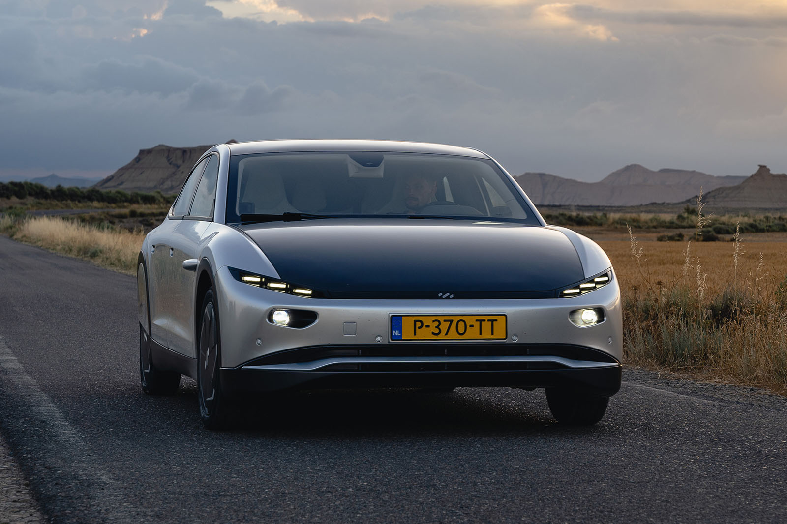 نمای جلو Lightyear 0