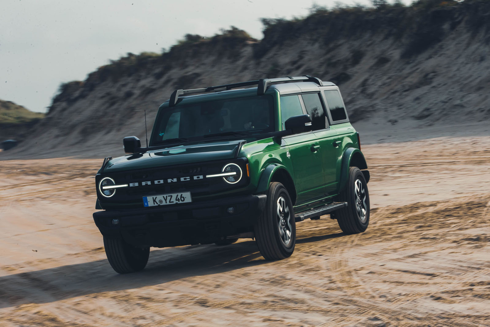 فورد برانکو در حال حرکت روی جاده خاکی – تست رانندگی ۲۰۲۳