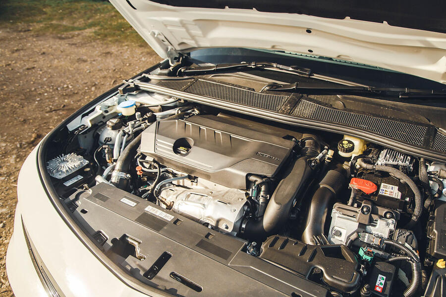 موتور وکس هال آسترا جی اس ای اسپورتس تورر موتور وکس هال آسترا جی اس ای اسپورتس تورر