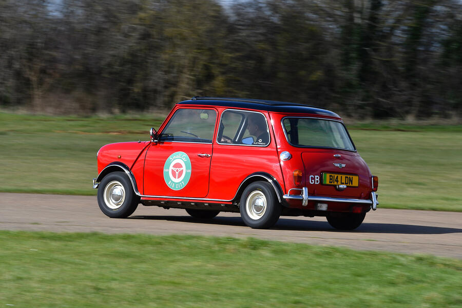 نمای پانوراما مینی کوپر الکتریکی الکتروژنیک